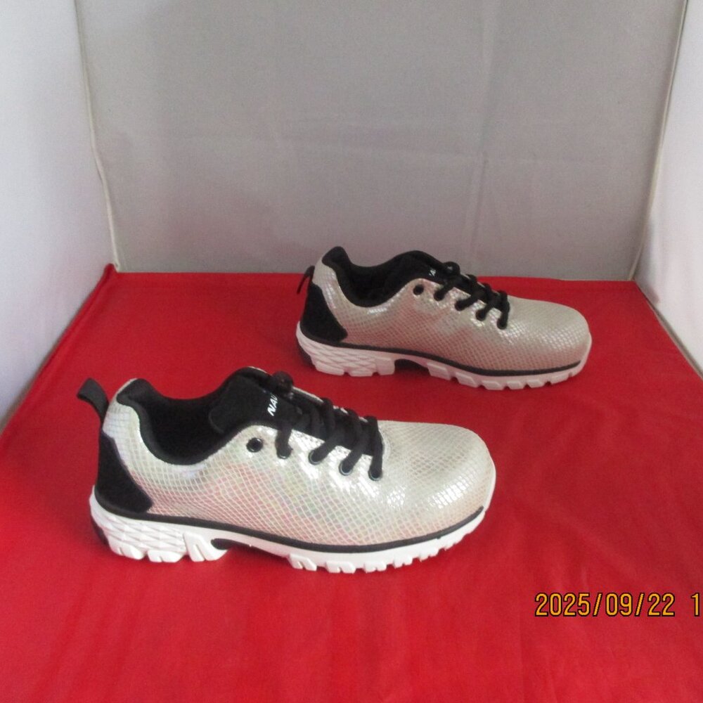 Nautilus Women's Spark Oxford Safety Shoes $120 - US Size 7 W - White - 1354